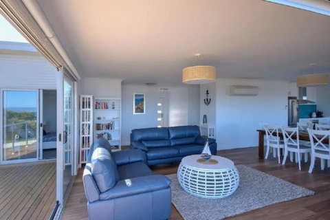 Sandbar Beach House - Accommodation Directory 2