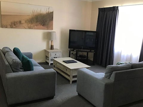 Sandcastles Holiday Apartments - Accommodation Directory 3