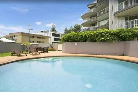 Sandown - Hosted By Burleigh Letting - Accommodation Directory 0
