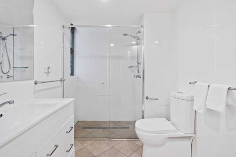 Sandown - Hosted By Burleigh Letting - Accommodation Directory 1