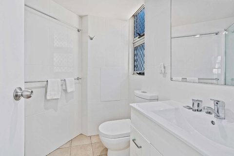 Sandown - Hosted By Burleigh Letting - Accommodation Directory 2