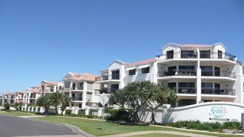 Sands 16, 20 - 22 Pacific Parade - Accommodation Directory 0