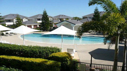 Sands 16, 20 - 22 Pacific Parade - Accommodation Directory 1