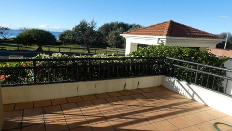 Sands 16, 20 - 22 Pacific Parade - Accommodation Directory 2
