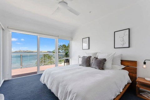 Sandy Bay Beachfront Oasis Direct Beach Access - Accommodation Directory 3