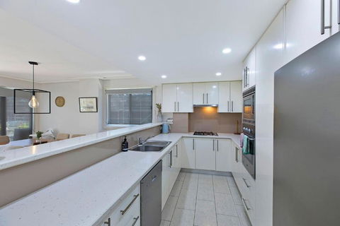 Sandy Cove Apartment The Entrance 8 - Accommodation Directory 3