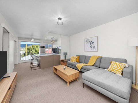 Sandy Bay Apartment With Hobart River View, Near UTAS - Stroll To Cafes And Shops - Accommodation Directory 0