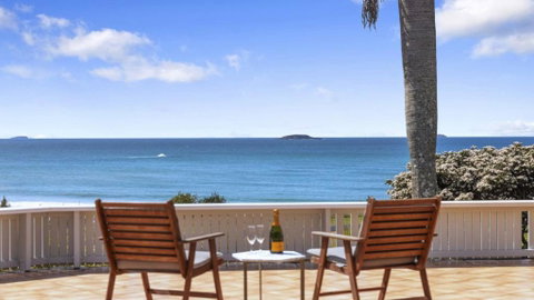Sleeps 15, Beachfront Reserve, Amazing Views - Accommodation Directory 0