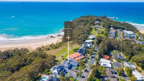 Sleeps 15, Beachfront Reserve, Amazing Views - Accommodation Directory 1