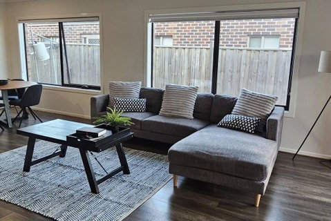 Spacious Home In WeirViews - Accommodation Directory 0