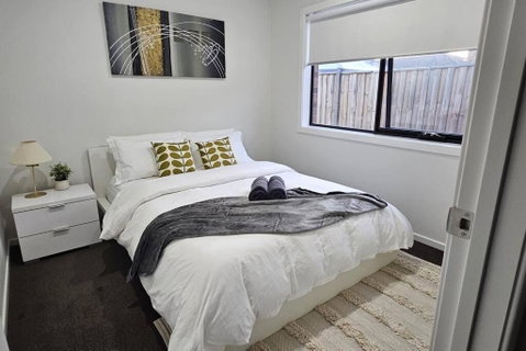 Spacious Home In WeirViews - Accommodation Directory 3