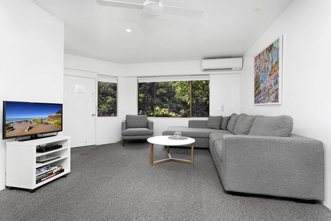Beachside Beauty At Sapphire Beach - Accommodation Directory 3