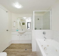 Beachside Neptune Resort Apt Upgraded - Accommodation Directory