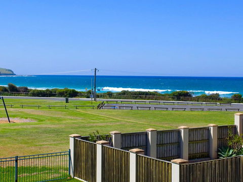 Beachside Retreat - Accommodation Directory 0