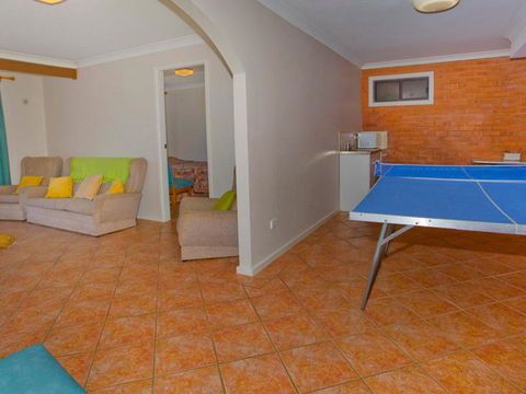 Beachside Retreat - Accommodation Directory 3