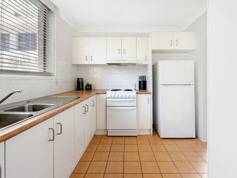 Beachside Unit Near Convention Centre - Accommodation Directory 1