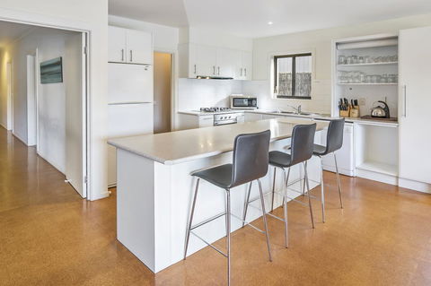 Beachside Vista - Accommodation Directory 3