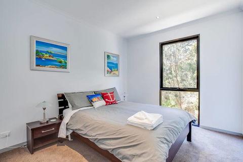 Beautiful Beachfront Apartment At Capel Sound - Accommodation Directory 3