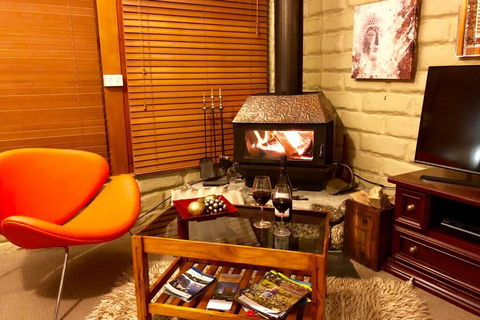 BEAUTIFUL RETREAT - 20 Mins To CBD And Only 10 Mins To MONA! - Accommodation Directory 3