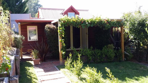 Bella Rouge Cottage Bright - Accommodation Directory 2