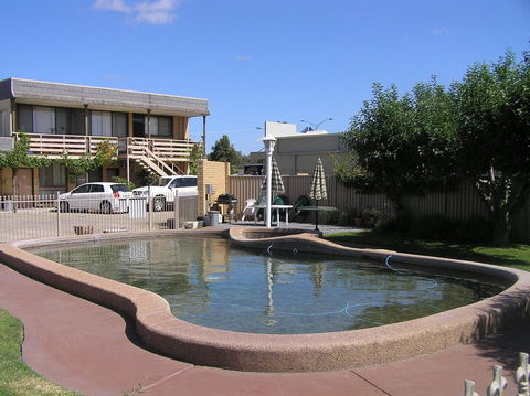 Belltower Motor Inn - Accommodation Directory 3