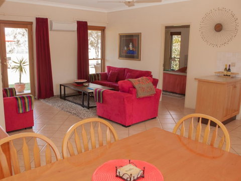 Berenbell Vineyard Retreat - Accommodation Directory 2