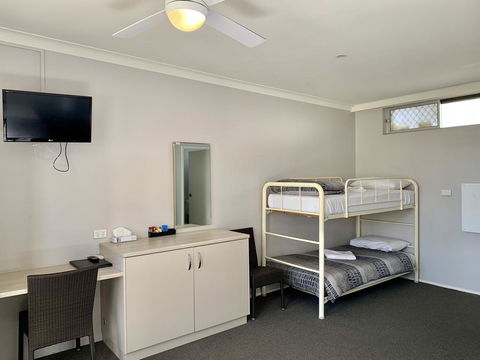 Bermagui Beach Hotel - Accommodation Directory 1