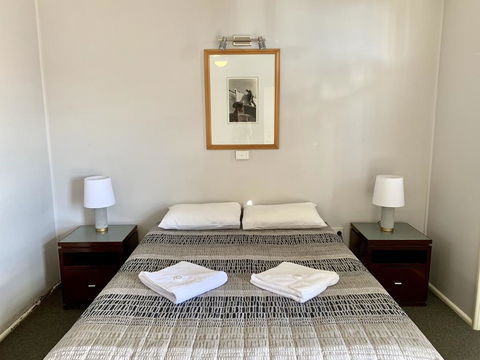 Bermagui Beach Hotel - Accommodation Directory 3