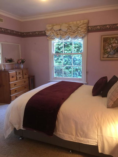 Bessie's Cottage - Accommodation Directory 2