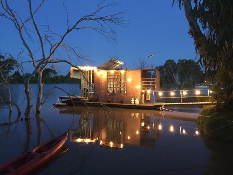 Bill's Boathouse - Accommodation Directory 0