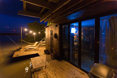 Bill's Boathouse - Accommodation Directory 2