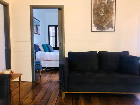 Blue Duck Cottage, Village Comfort, Fireplace - Accommodation Directory 2