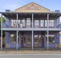 Blue Rosella On Piper - Accommodation Directory