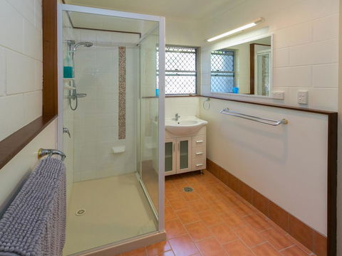 Blue Water Retreat - Downstairs - Accommodation Directory 2