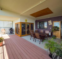 Blue Water Retreat - Upstairs - Accommodation Directory