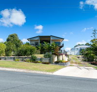 Blue Water Retreat - Upstairs  Downstairs - Accommodation Directory