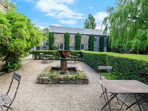 The Red Feather Inn - Accommodation Directory 1