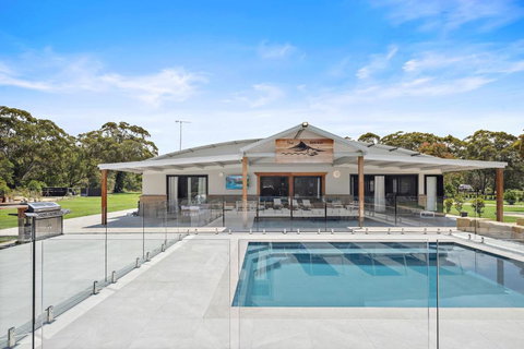 The Retreat - Accommodation Directory 0