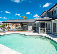 Waterfront Resort Style Retreat Runaway Bay - Accommodation Directory