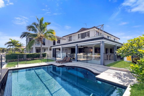 YALLA24-Luxury Resort Style Home - Accommodation Directory 0