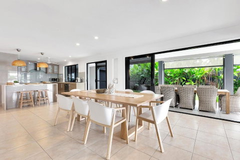 YALLA24-Luxury Resort Style Home - Accommodation Directory 3