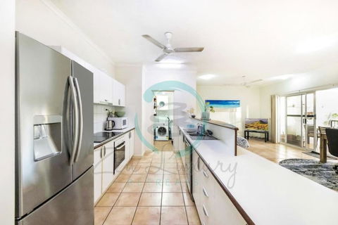ZEN FORESHORE Cozy 2-BR, 2-BA Holiday Home + Pool - Accommodation Directory 3
