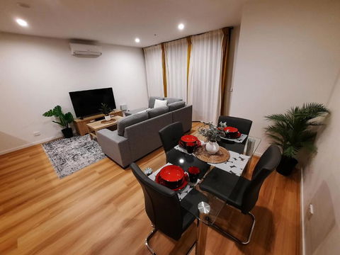 ZMITH Apartment - BROOKE, - Near AIS, GIO Stadium, UC, & Nth - Canberra Hospital - Accommodation Directory 0
