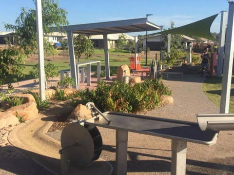 Zenhouse: 4BR Stylish Work/Family Home In Muirhead - Accommodation Directory 1