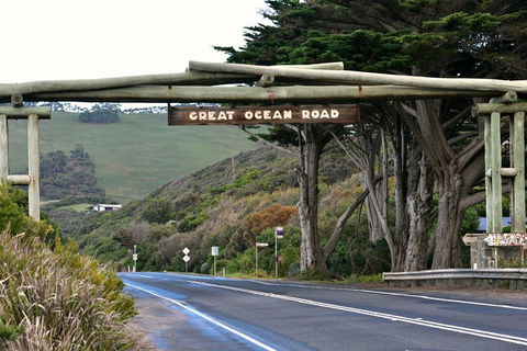 Small-Group Great Ocean Road And Twelve Apostles Full-Day Tour - Accommodation Directory 0