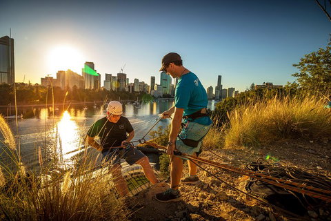Abseiling The Kangaroo Point Cliffs In Brisbane - Accommodation Directory 0