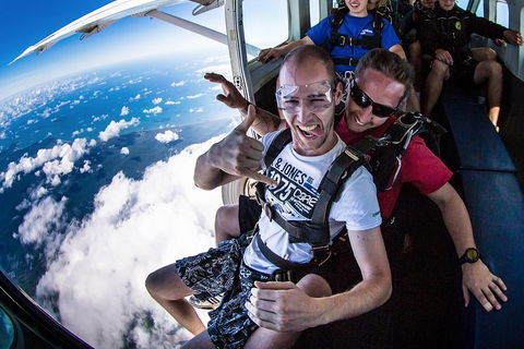 Reef And Rainforest Tandem Sky Dive In Cairns - Accommodation Directory 2