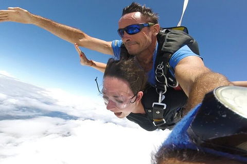 Reef And Rainforest Tandem Sky Dive In Cairns - Accommodation Directory 4