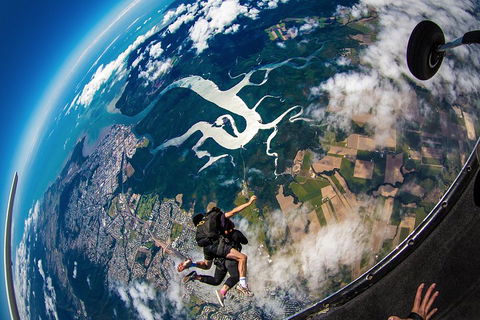 Reef And Rainforest Tandem Sky Dive In Cairns - Accommodation Directory 5