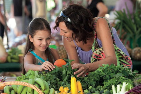 Sunshine Coast Eumundi Markets Return Minibus Transfer - Accommodation Directory 4